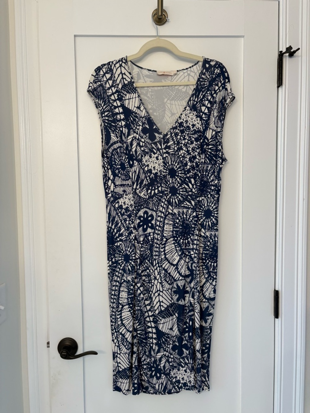 Tory Burch Navy and White Floral-Print V-Neck Midi Dress L